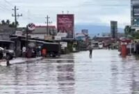 Pemprov Bengkulu menyiapkan konsep jalan tahan banjir di Jalan Rawa Makmur. Drainase u-ditch dan beton rigid pavement jadi solusi permanen.