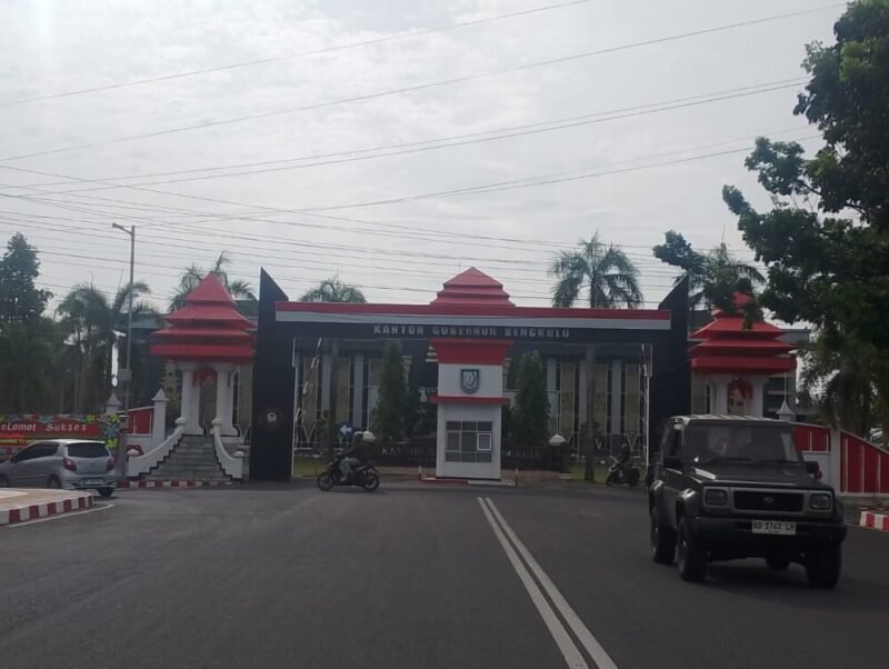 Selain utang ke kontraktor, Pemprov Bengkulu juga menunggak Dana Bagi Hasil ke kabupaten senilai Rp 120 miliar. Pemprov berkomitmen melunasi seluruh kewajiban pada 2026.