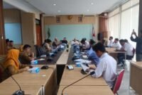 Pasokan batu bara PLTU Teluk Sepang Bengkulu dalam kondisi kritis setelah pengangkutan dari luar provinsi dihentikan. DPRD dan perusahaan memperingatkan potensi terganggunya operasional pembangkit listrik.