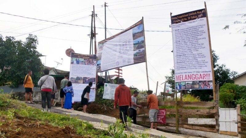 Penimbunan limbah FABA dari PLTU Teluk Sepang di dekat sekolah dan puskesmas Kelurahan Timur Indah Bengkulu memicu kekhawatiran warga akan dampak kesehatan dan pencemaran lingkungan.